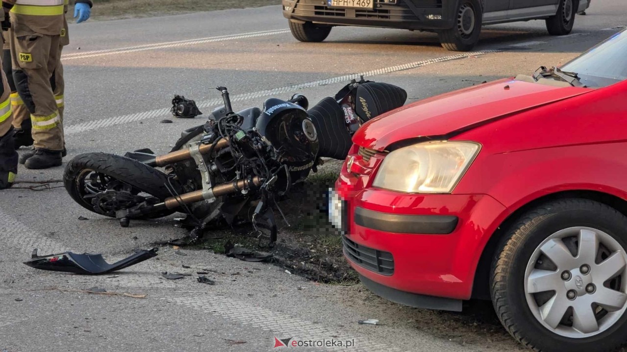 Wypadek w Czarnowcu [22.03.2025] - zdjęcie #11 - eOstroleka.pl