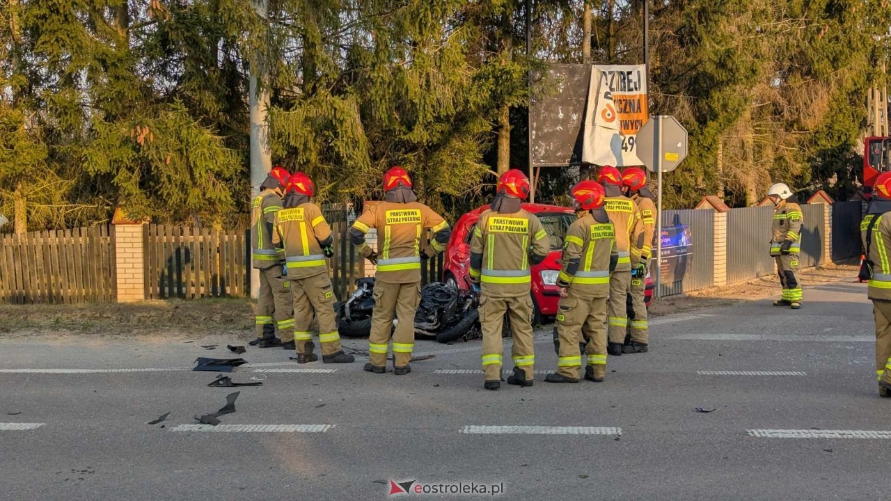 Wypadek w Czarnowcu [22.03.2025] - zdjęcie #10 - eOstroleka.pl