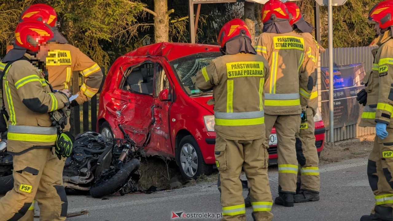 Wypadek w Czarnowcu [22.03.2025] - zdjęcie #8 - eOstroleka.pl