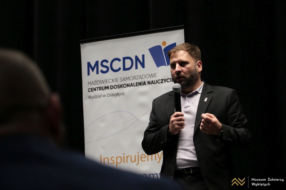 Konferencja „Nauczyciel w przedwojennej Polsce” w Muzeum Żołnierzy Wyklętych [21.03.2025] - zdjęcie #24 - eOstroleka.pl