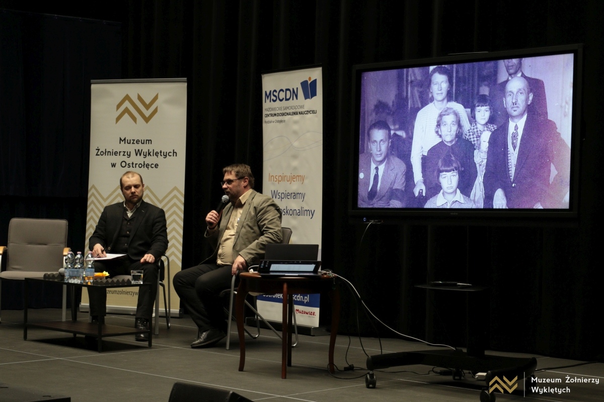 Konferencja „Nauczyciel w przedwojennej Polsce” w Muzeum Żołnierzy Wyklętych [21.03.2025] - zdjęcie #19 - eOstroleka.pl