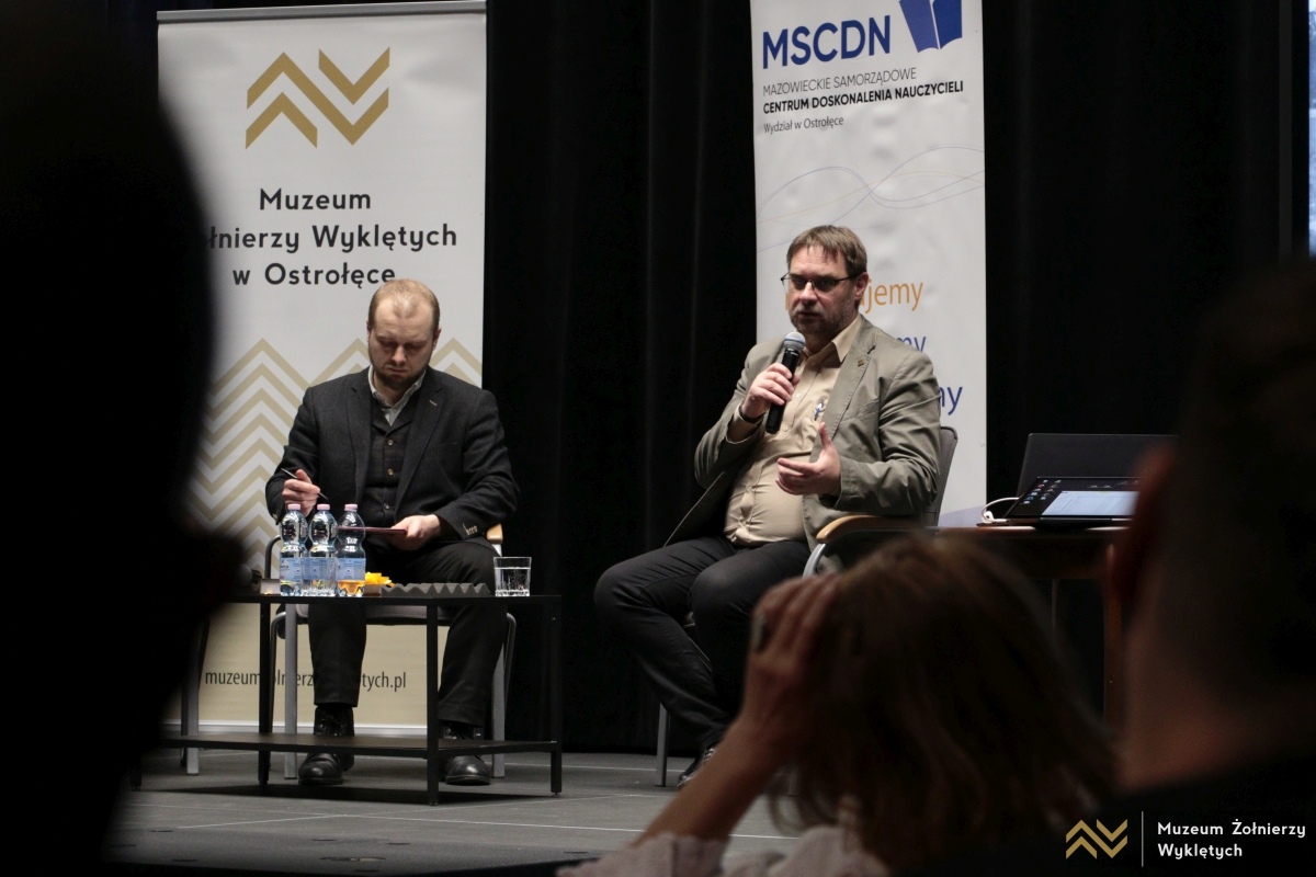 Konferencja „Nauczyciel w przedwojennej Polsce” w Muzeum Żołnierzy Wyklętych [21.03.2025] - zdjęcie #14 - eOstroleka.pl