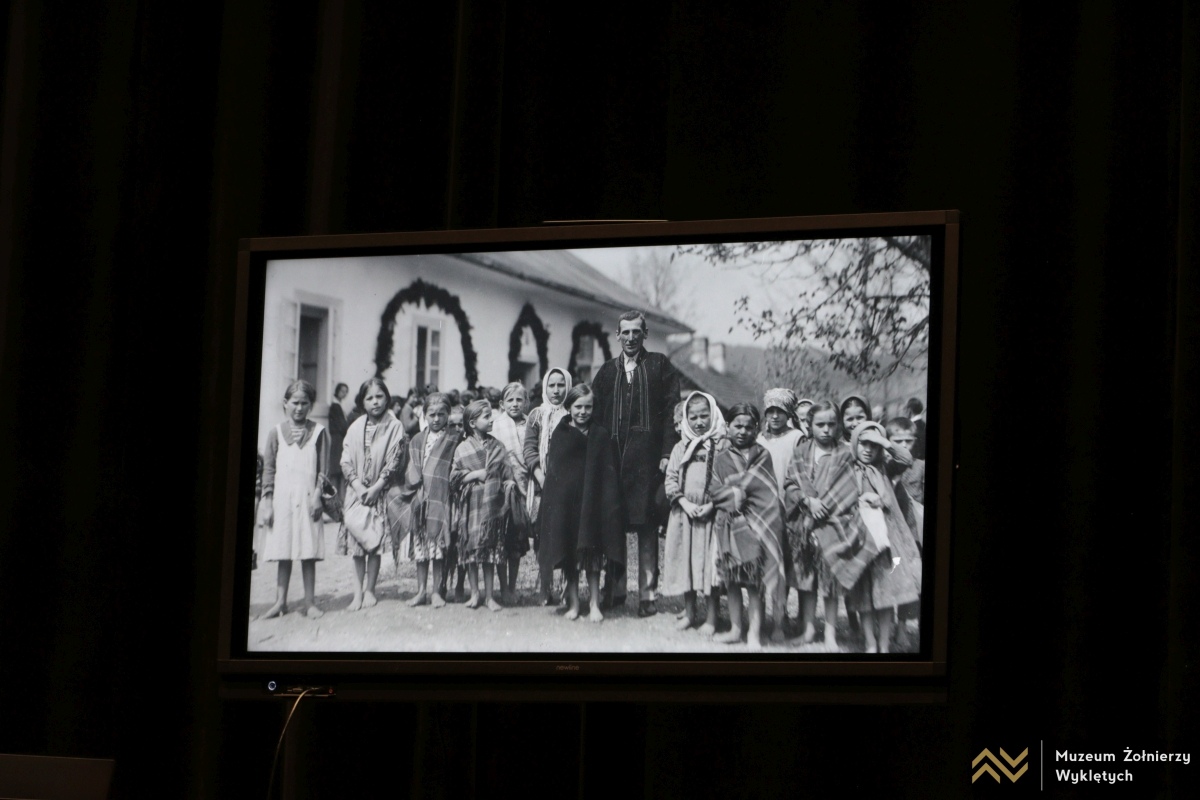 Konferencja „Nauczyciel w przedwojennej Polsce” w Muzeum Żołnierzy Wyklętych [21.03.2025] - zdjęcie #11 - eOstroleka.pl
