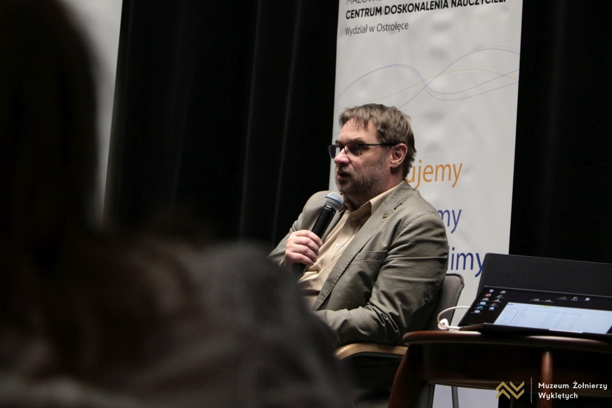 Konferencja „Nauczyciel w przedwojennej Polsce” w Muzeum Żołnierzy Wyklętych [21.03.2025] - zdjęcie #4 - eOstroleka.pl