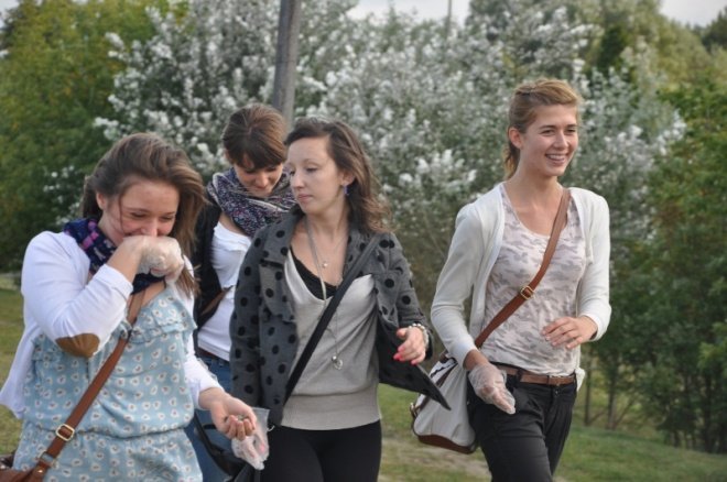 Uczniowie po raz 18 sprzątali świat (16.IX.2011) - zdjęcie #23 - eOstroleka.pl