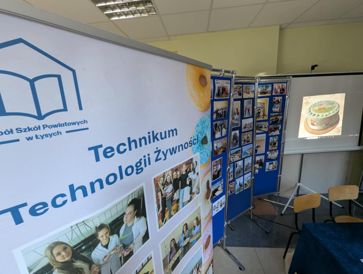 Forum Edukacji i Rynku Pracy Powiatu Ostrołęckiego [25.03.2025] - zdjęcie #98 - eOstroleka.pl