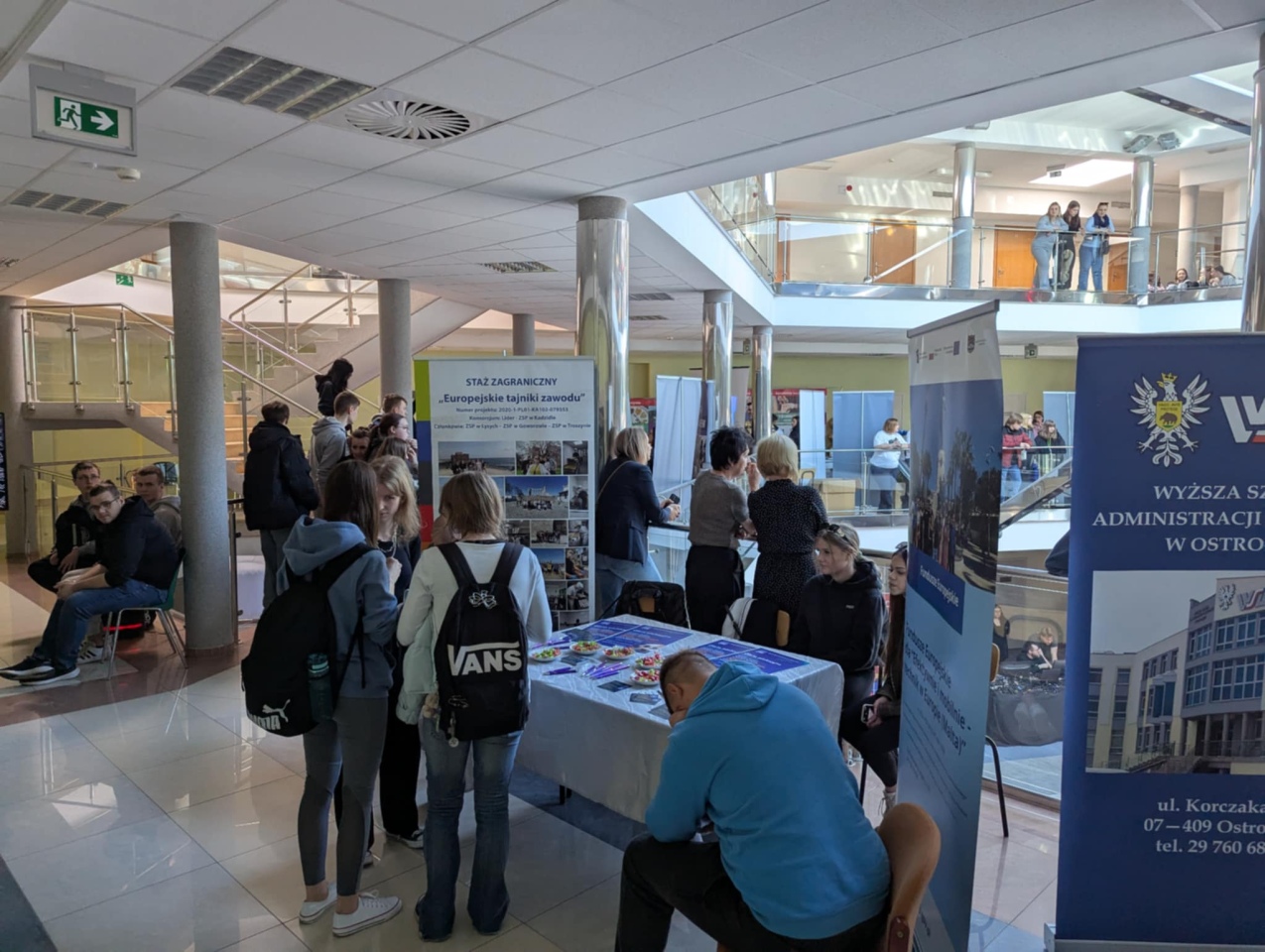 Forum Edukacji i Rynku Pracy Powiatu Ostrołęckiego [25.03.2025] - zdjęcie #83 - eOstroleka.pl