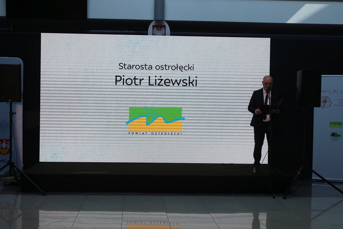 Forum Edukacji i Rynku Pracy Powiatu Ostrołęckiego [25.03.2025] - zdjęcie #42 - eOstroleka.pl
