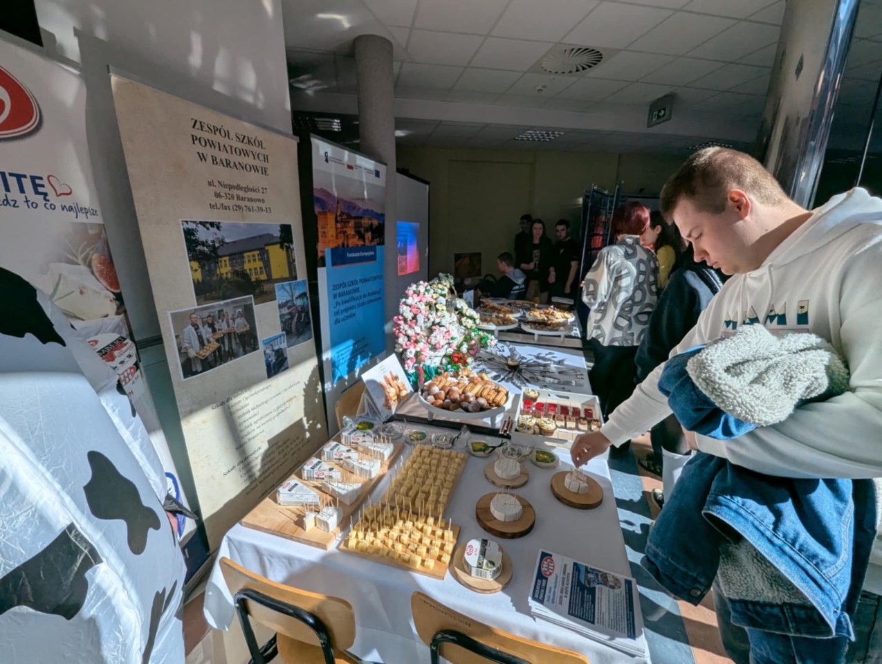 Forum Edukacji i Rynku Pracy Powiatu Ostrołęckiego [25.03.2025] - zdjęcie #30 - eOstroleka.pl