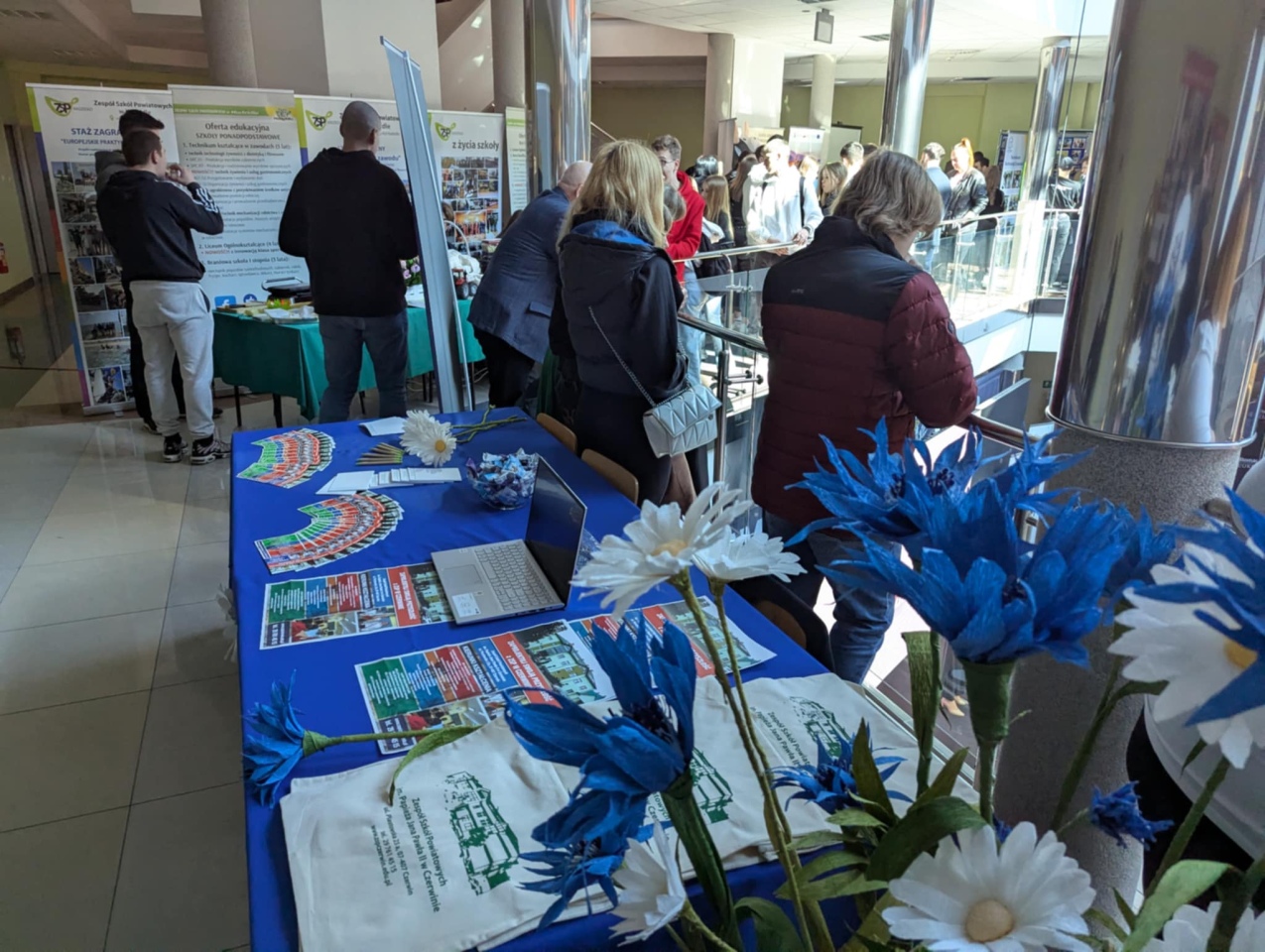 Forum Edukacji i Rynku Pracy Powiatu Ostrołęckiego [25.03.2025] - zdjęcie #27 - eOstroleka.pl