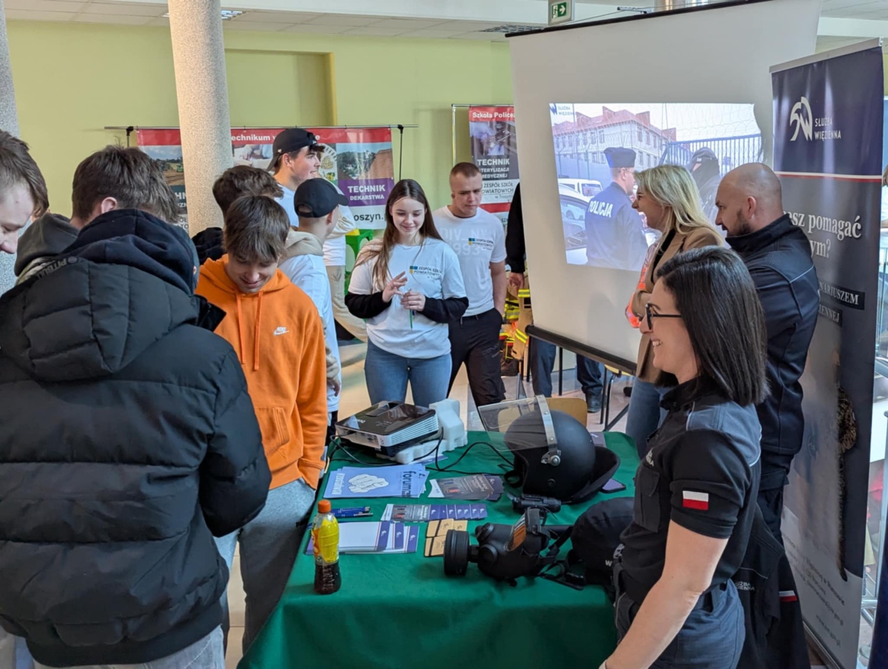 Forum Edukacji i Rynku Pracy Powiatu Ostrołęckiego [25.03.2025] - zdjęcie #26 - eOstroleka.pl
