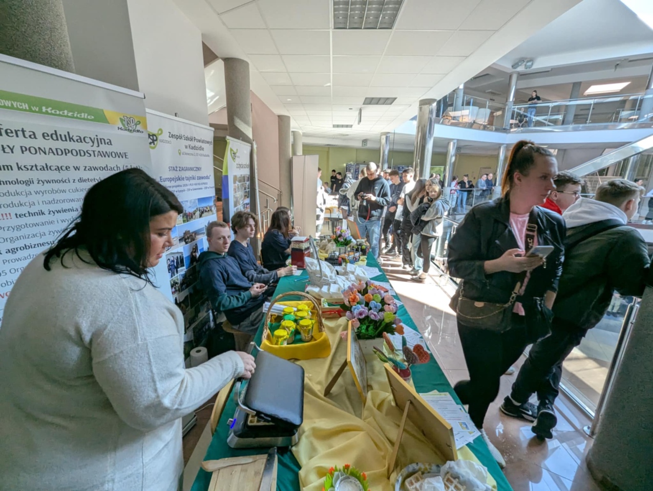 Forum Edukacji i Rynku Pracy Powiatu Ostrołęckiego [25.03.2025] - zdjęcie #23 - eOstroleka.pl