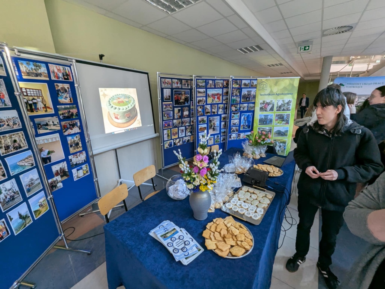 Forum Edukacji i Rynku Pracy Powiatu Ostrołęckiego [25.03.2025] - zdjęcie #21 - eOstroleka.pl