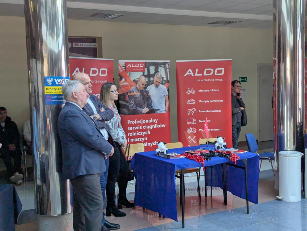 Forum Edukacji i Rynku Pracy Powiatu Ostrołęckiego [25.03.2025] - zdjęcie #15 - eOstroleka.pl