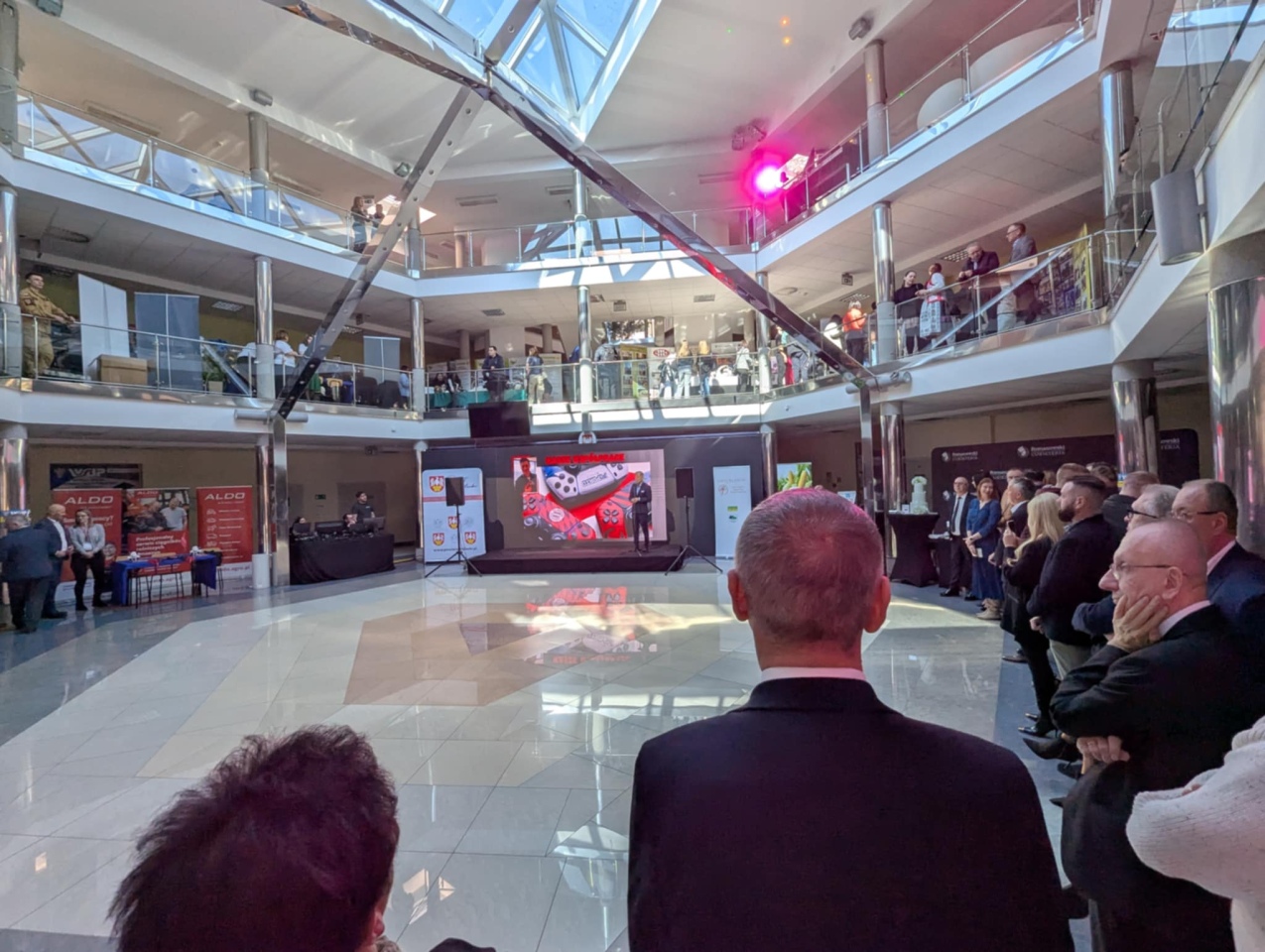 Forum Edukacji i Rynku Pracy Powiatu Ostrołęckiego [25.03.2025] - zdjęcie #12 - eOstroleka.pl