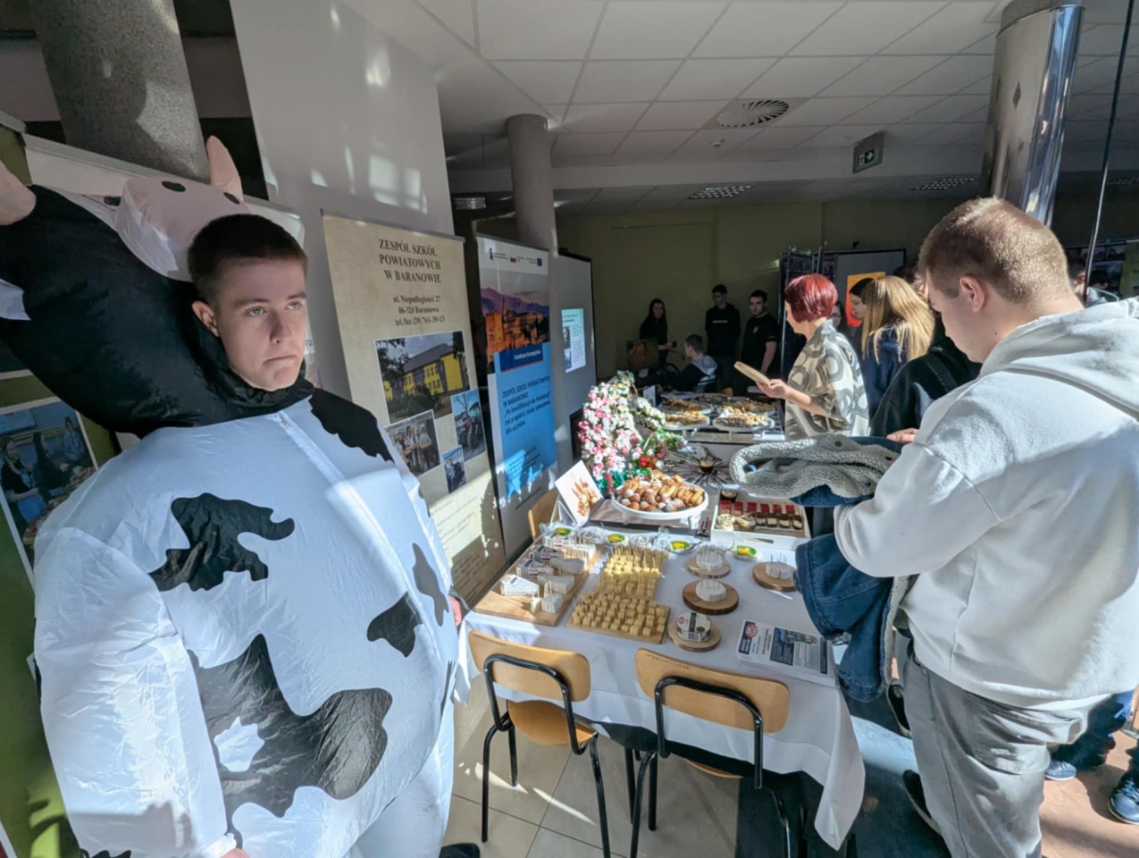 Forum Edukacji i Rynku Pracy Powiatu Ostrołęckiego [25.03.2025] - zdjęcie #10 - eOstroleka.pl