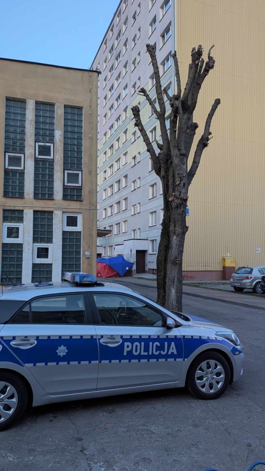 Tragedia w wieżowcu przy Reymonta [25.03.2025] - zdjęcie #2 - eOstroleka.pl