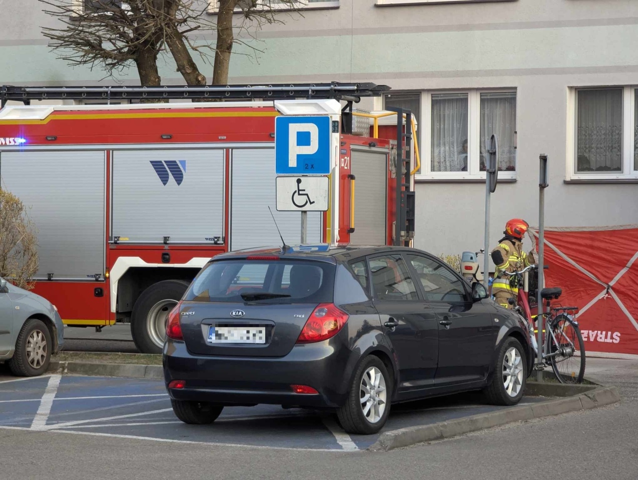 Tragedia w wieżowcu przy Reymonta [25.03.2025] - zdjęcie #12 - eOstroleka.pl