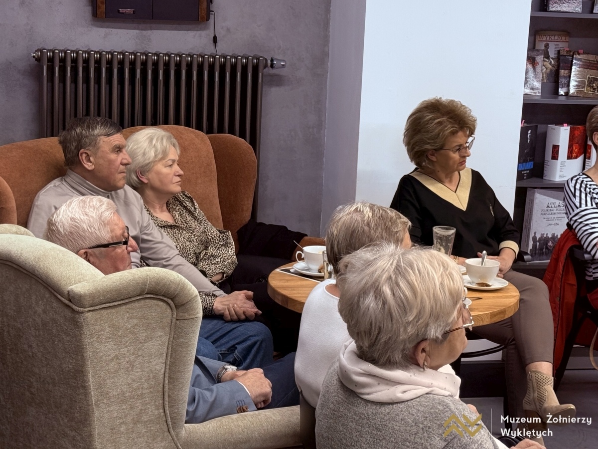 Recital Adama Wołosza w Kawiarni Partyzanckiej [26.03.2025] - zdjęcie #14 - eOstroleka.pl