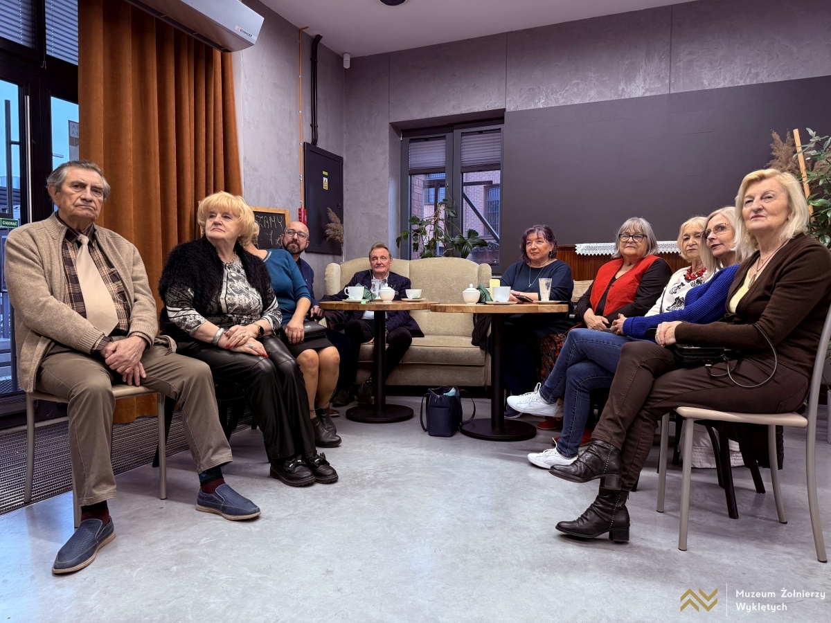 Recital Adama Wołosza w Kawiarni Partyzanckiej [26.03.2025] - zdjęcie #11 - eOstroleka.pl