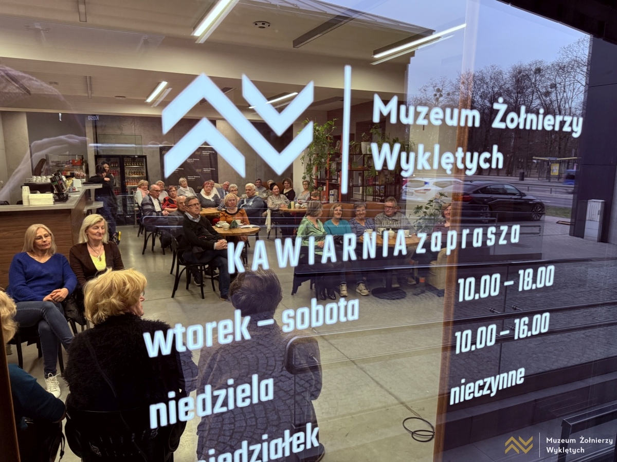 Recital Adama Wołosza w Kawiarni Partyzanckiej [26.03.2025] - zdjęcie #7 - eOstroleka.pl