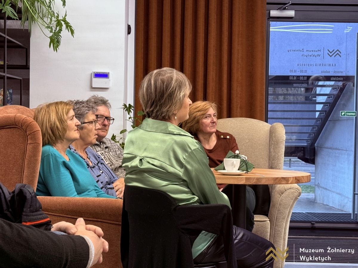 Recital Adama Wołosza w Kawiarni Partyzanckiej [26.03.2025] - zdjęcie #5 - eOstroleka.pl