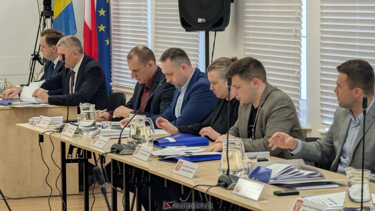 Sesja rady miasta Ostrołęki [27.03.2025] - zdjęcie #18 - eOstroleka.pl