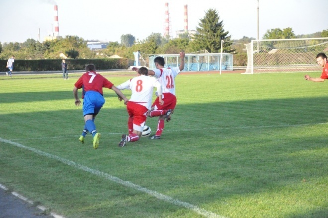 Narew - Omega Kleszczów 0:2 (17.09.2011) - zdjęcie #17 - eOstroleka.pl