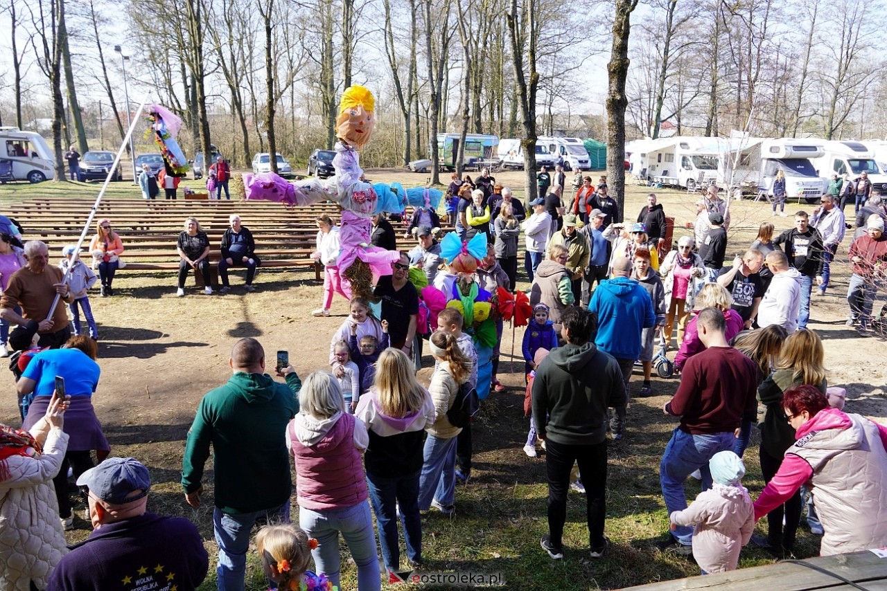 Topienie Marzanny w Brodowych Łąkach [29.03.2025] - zdjęcie #112 - eOstroleka.pl