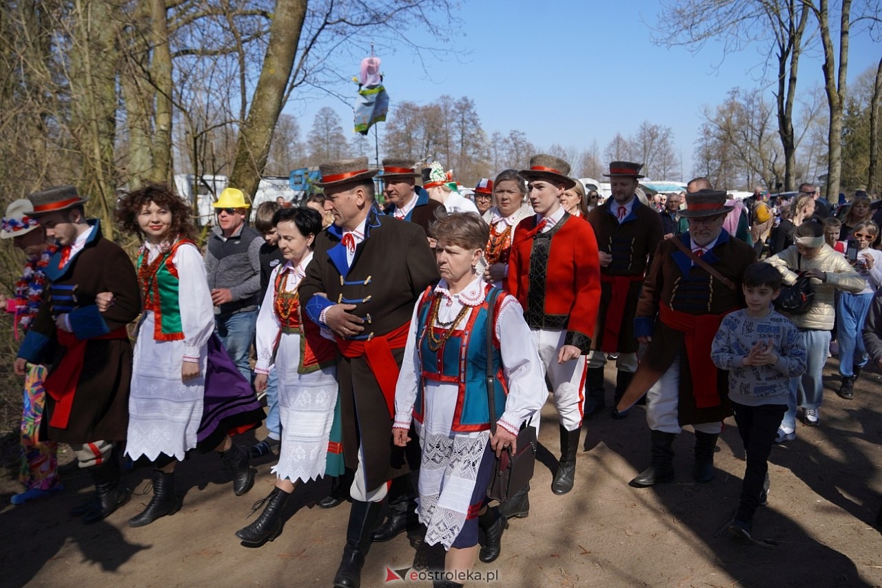 Topienie Marzanny w Brodowych Łąkach [29.03.2025] - zdjęcie #93 - eOstroleka.pl