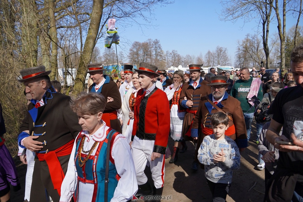 Topienie Marzanny w Brodowych Łąkach [29.03.2025] - zdjęcie #92 - eOstroleka.pl