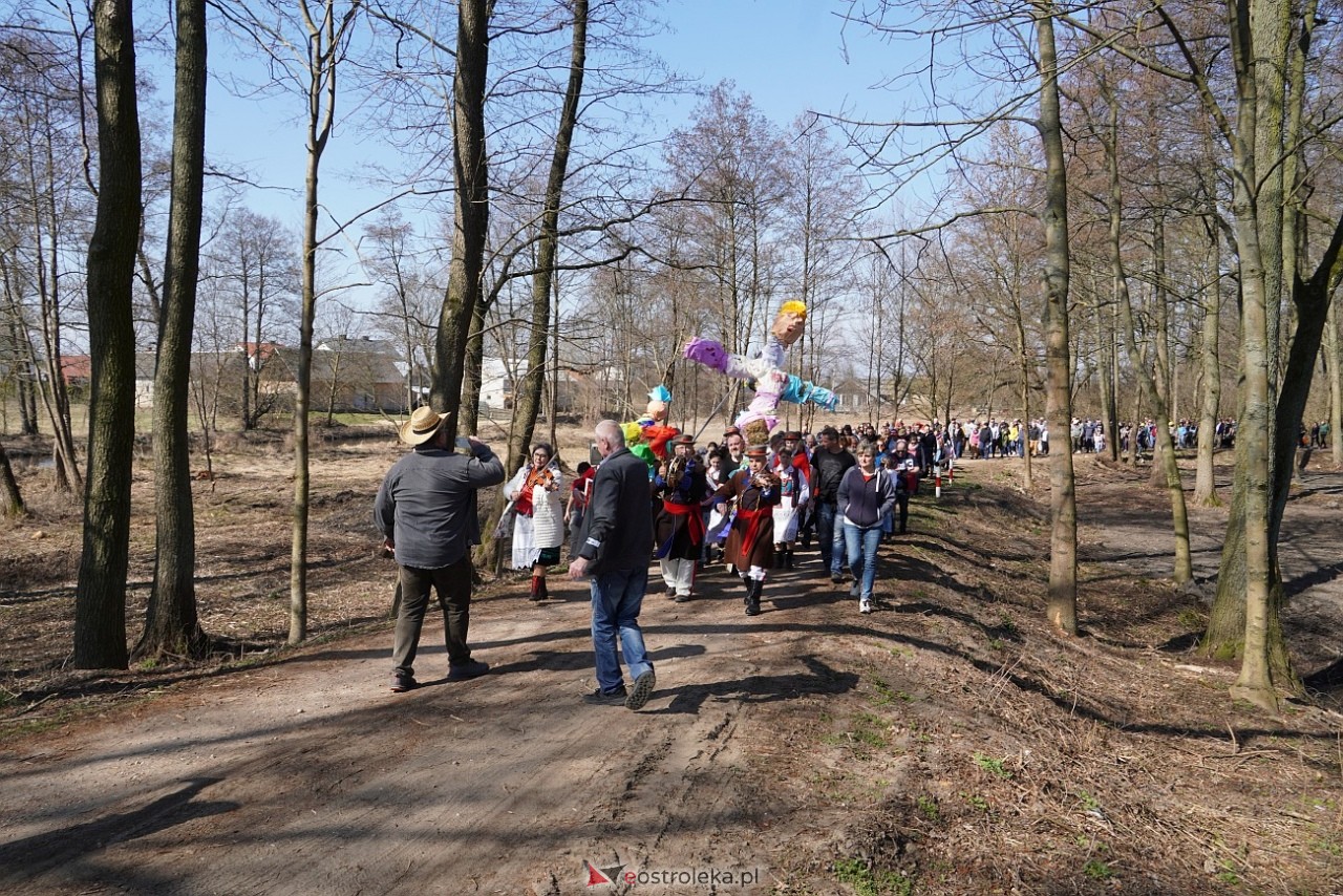 Topienie Marzanny w Brodowych Łąkach [29.03.2025] - zdjęcie #89 - eOstroleka.pl