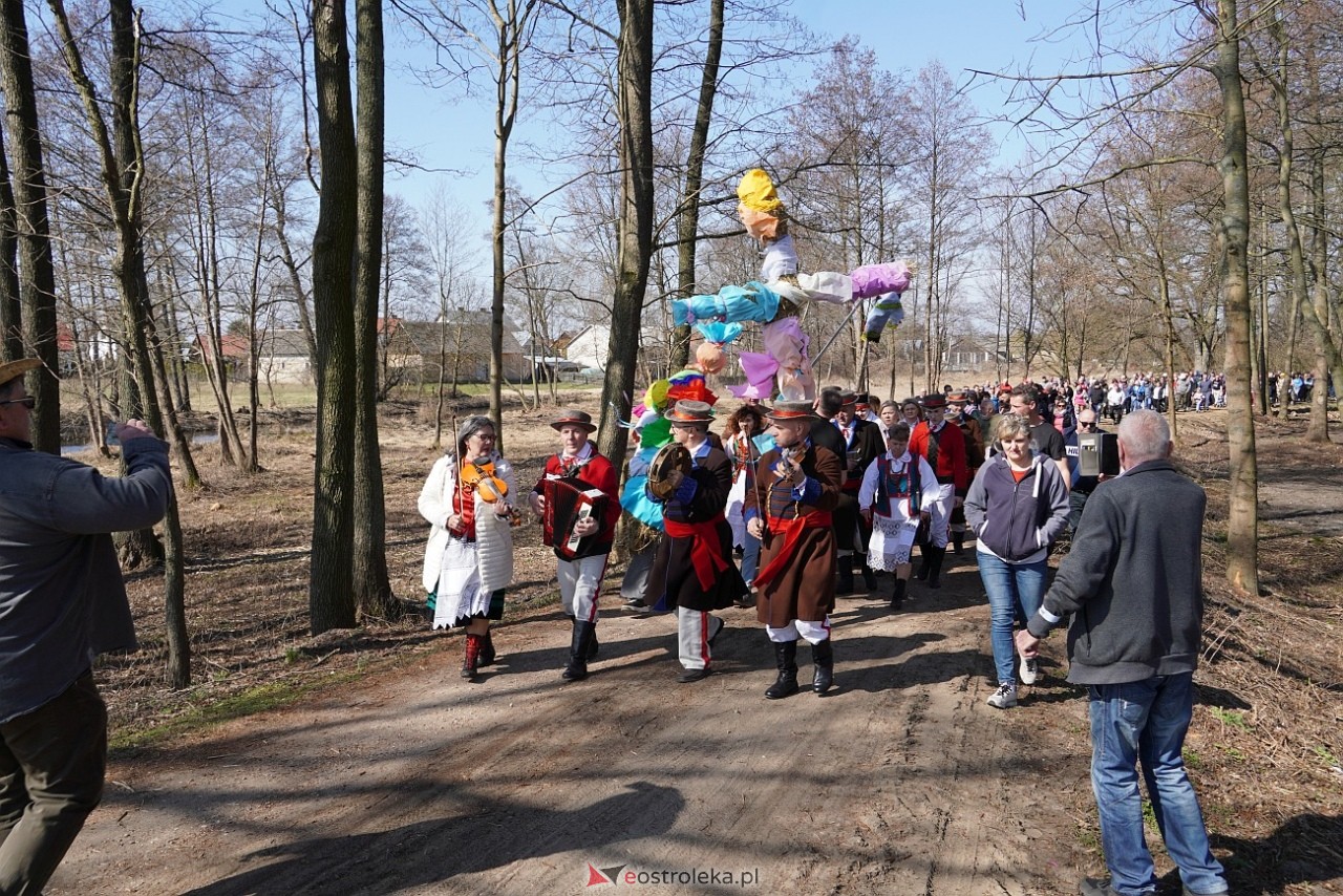 Topienie Marzanny w Brodowych Łąkach [29.03.2025] - zdjęcie #87 - eOstroleka.pl
