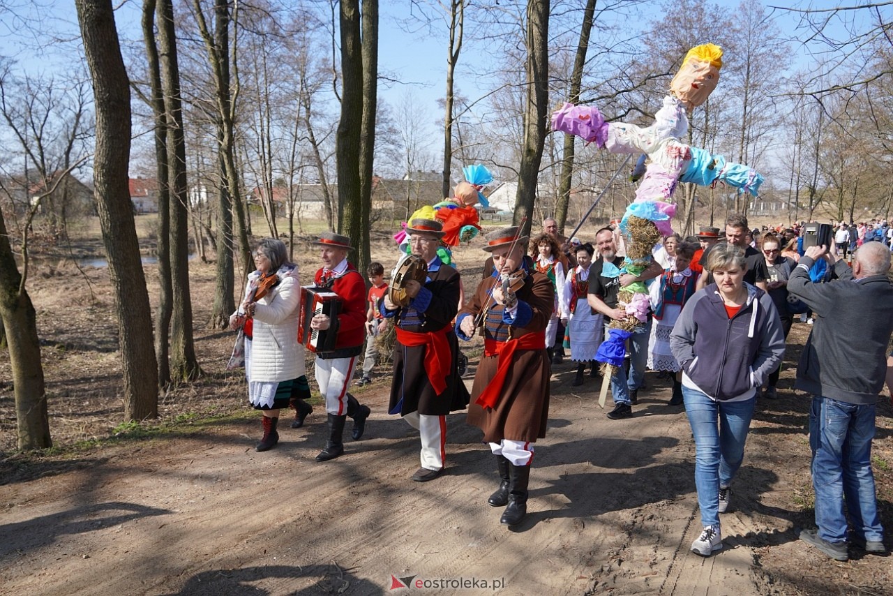 Topienie Marzanny w Brodowych Łąkach [29.03.2025] - zdjęcie #85 - eOstroleka.pl