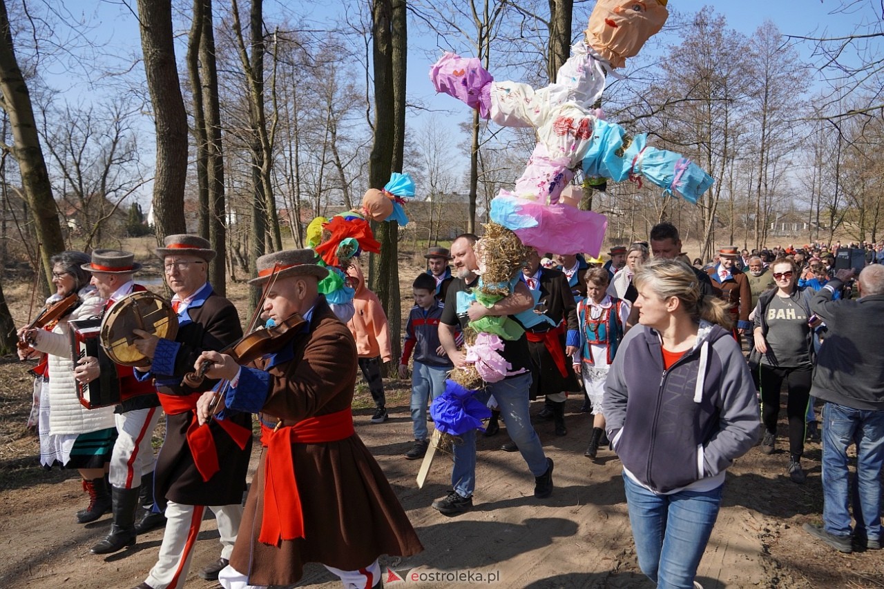 Topienie Marzanny w Brodowych Łąkach [29.03.2025] - zdjęcie #83 - eOstroleka.pl