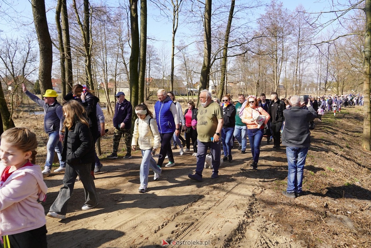 Topienie Marzanny w Brodowych Łąkach [29.03.2025] - zdjęcie #81 - eOstroleka.pl