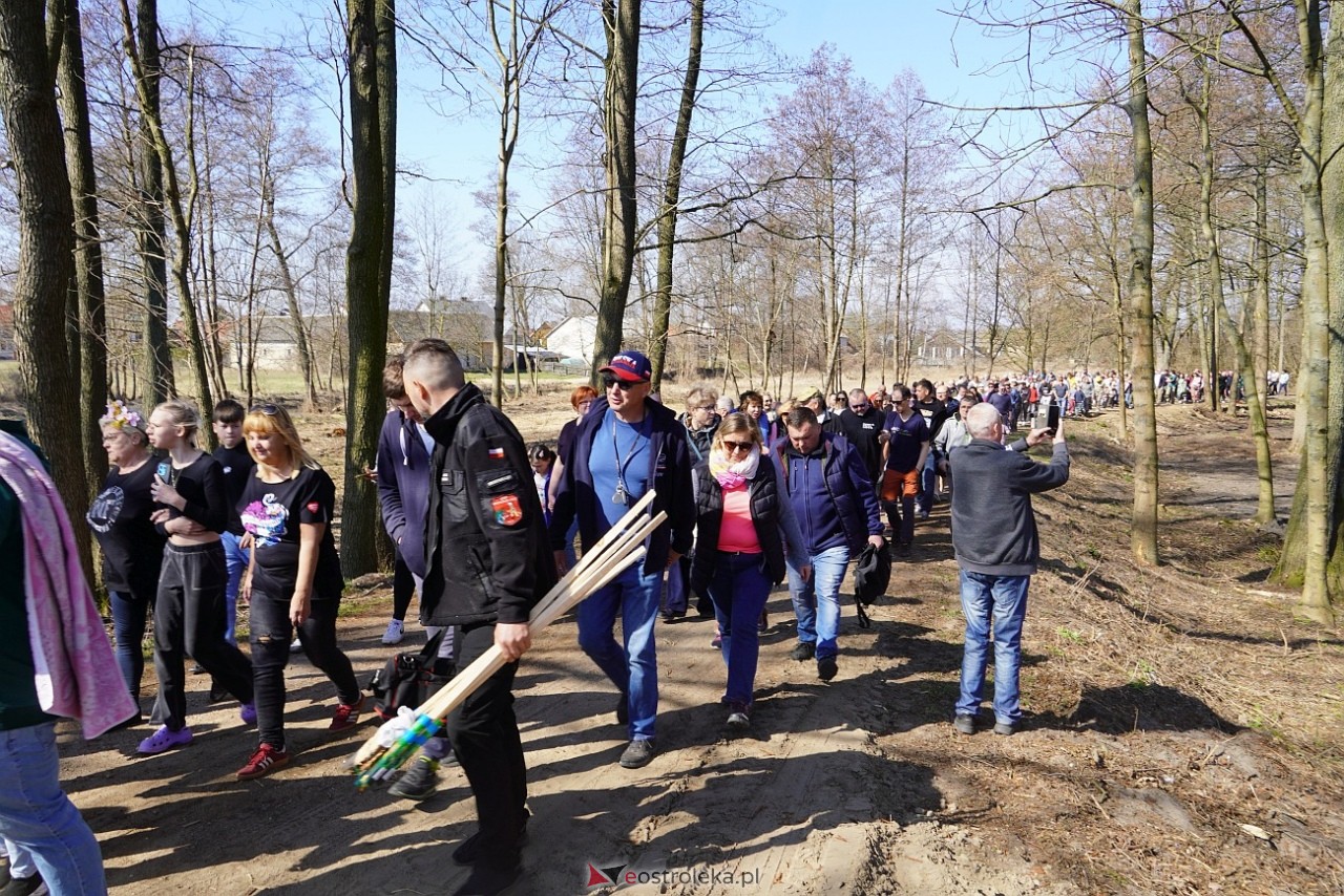 Topienie Marzanny w Brodowych Łąkach [29.03.2025] - zdjęcie #78 - eOstroleka.pl