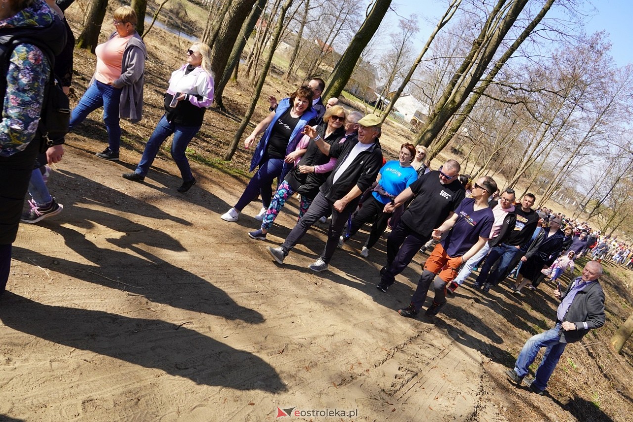 Topienie Marzanny w Brodowych Łąkach [29.03.2025] - zdjęcie #77 - eOstroleka.pl