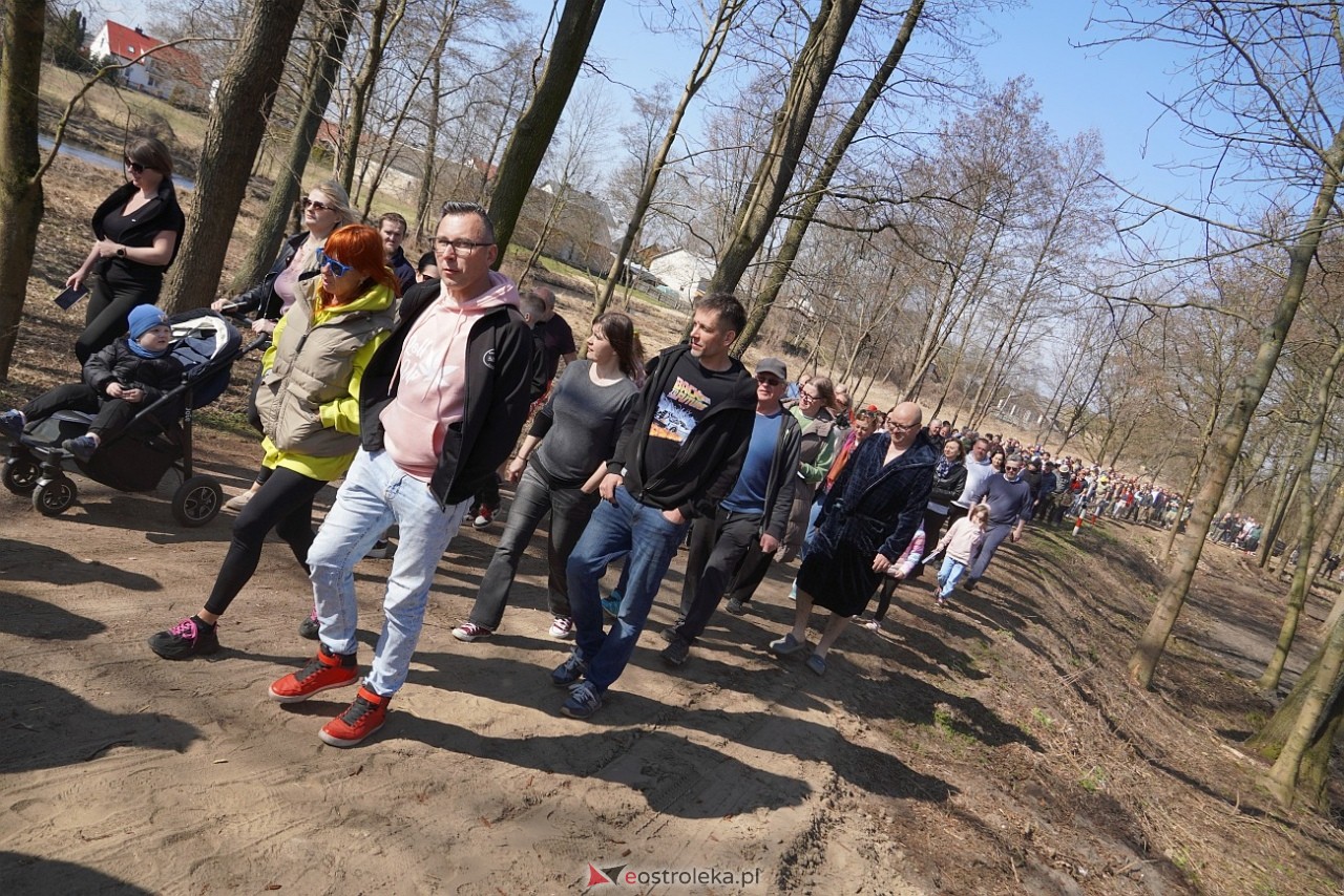 Topienie Marzanny w Brodowych Łąkach [29.03.2025] - zdjęcie #75 - eOstroleka.pl