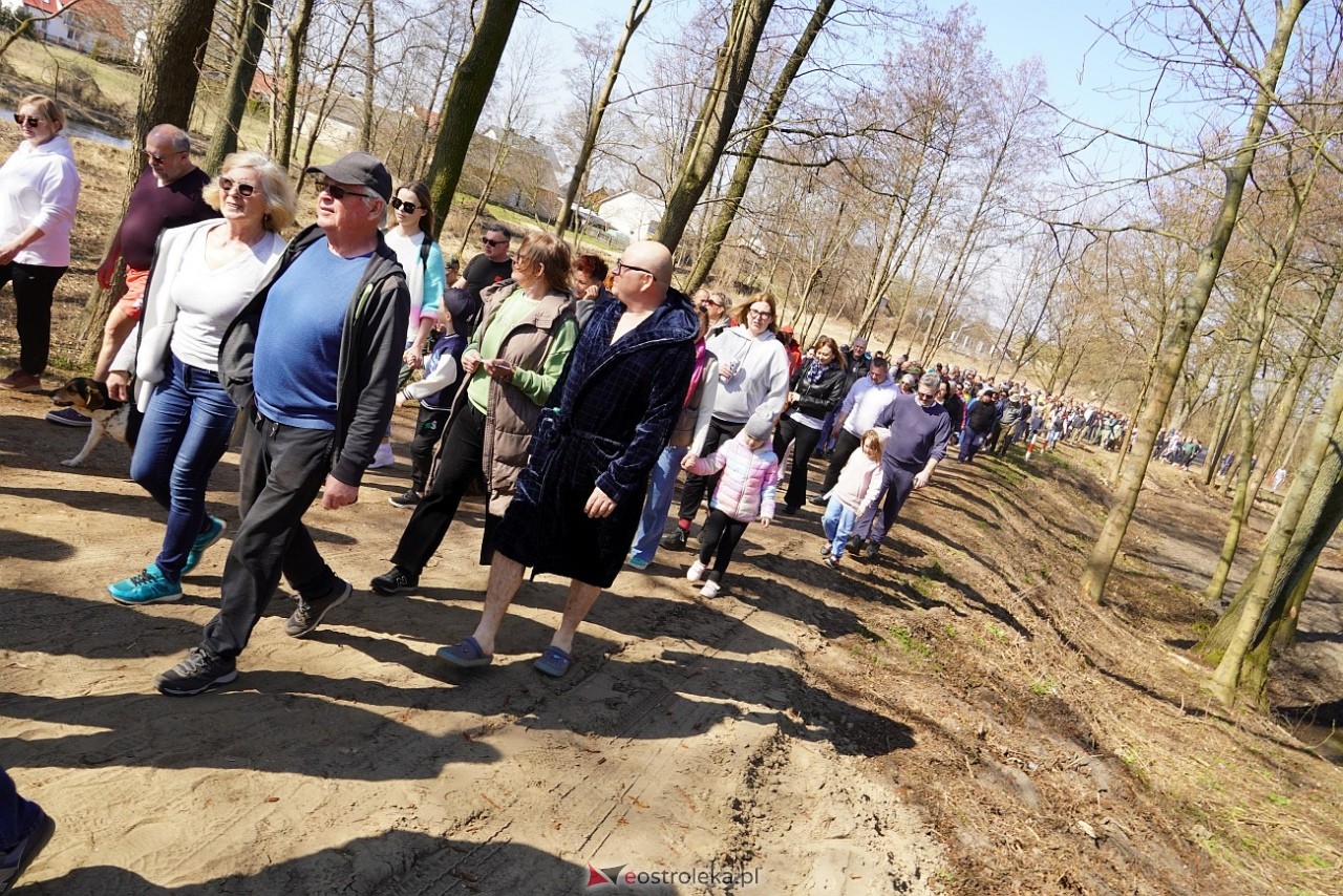 Topienie Marzanny w Brodowych Łąkach [29.03.2025] - zdjęcie #74 - eOstroleka.pl