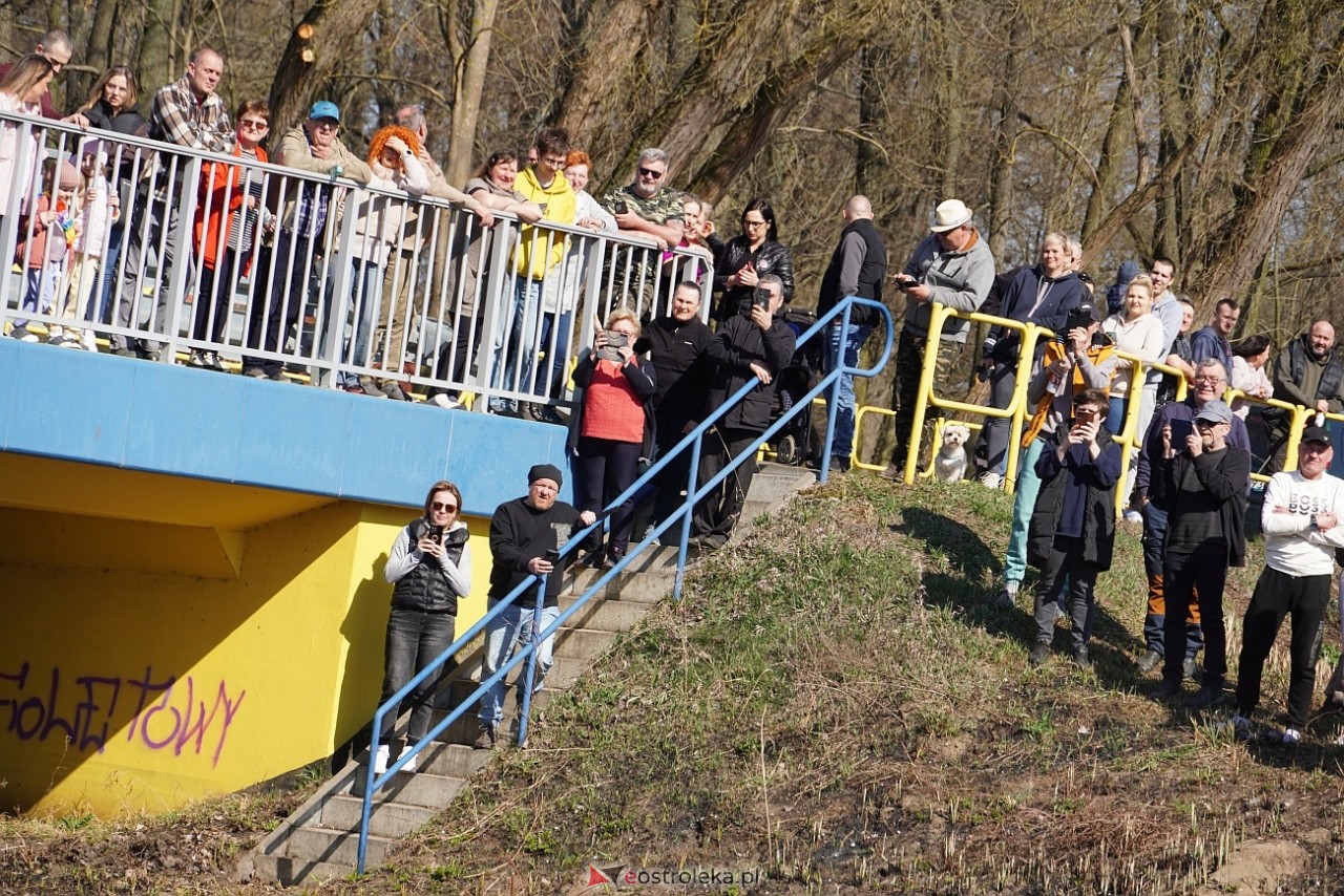 Topienie Marzanny w Brodowych Łąkach [29.03.2025] - zdjęcie #55 - eOstroleka.pl