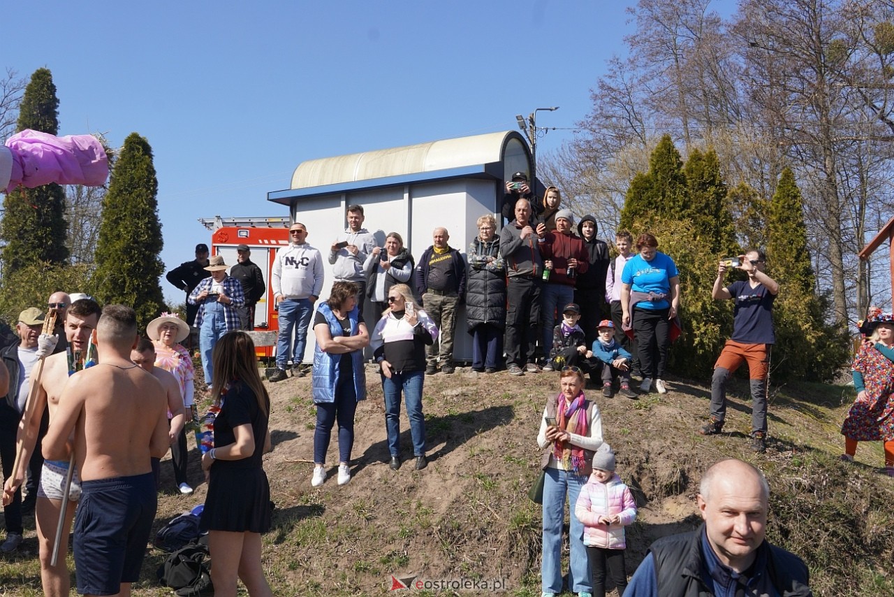 Topienie Marzanny w Brodowych Łąkach [29.03.2025] - zdjęcie #52 - eOstroleka.pl