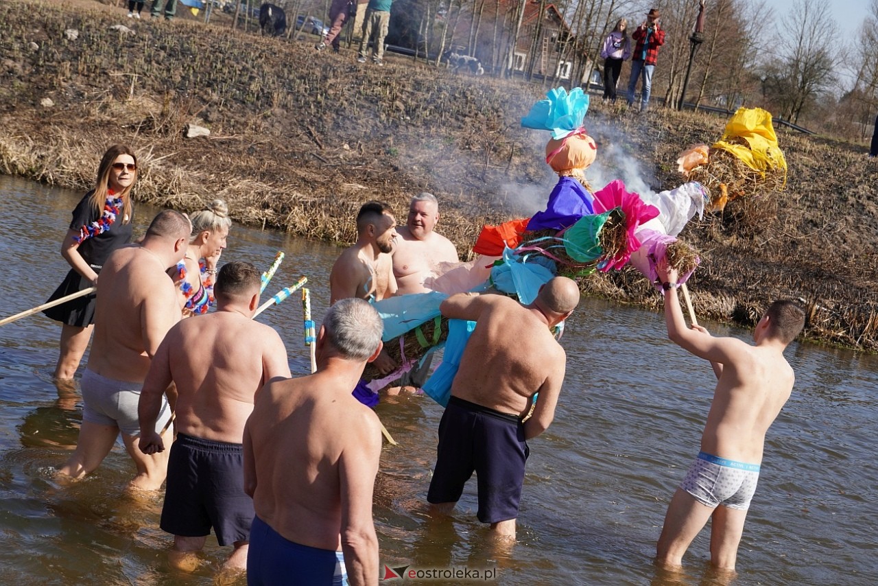 Topienie Marzanny w Brodowych Łąkach [29.03.2025] - zdjęcie #33 - eOstroleka.pl