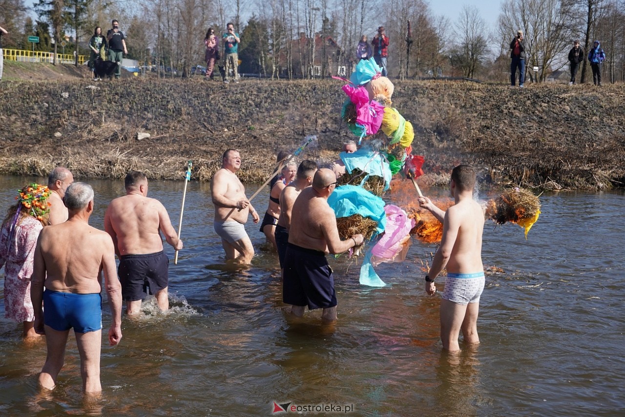 Topienie Marzanny w Brodowych Łąkach [29.03.2025] - zdjęcie #29 - eOstroleka.pl