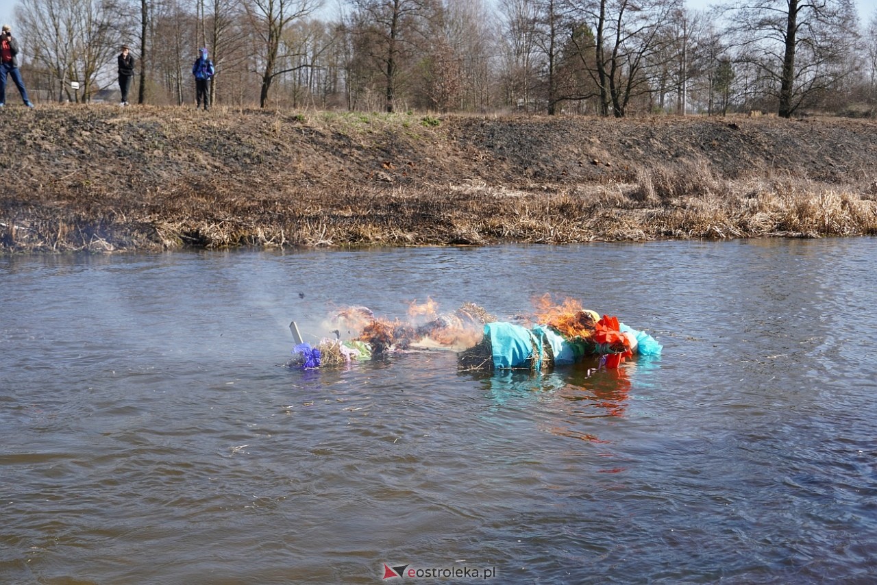Topienie Marzanny w Brodowych Łąkach [29.03.2025] - zdjęcie #27 - eOstroleka.pl