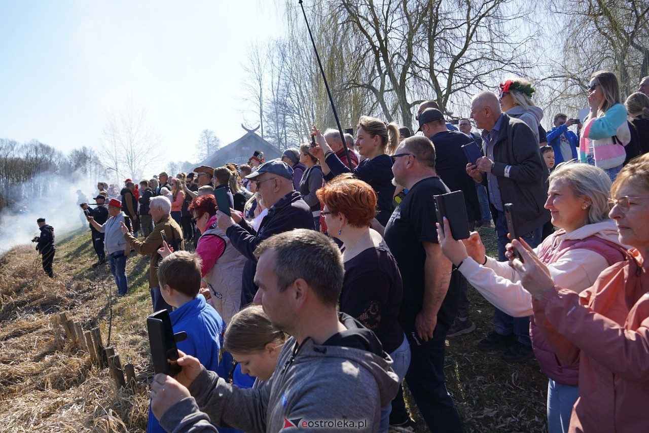 Topienie Marzanny w Brodowych Łąkach [29.03.2025] - zdjęcie #20 - eOstroleka.pl