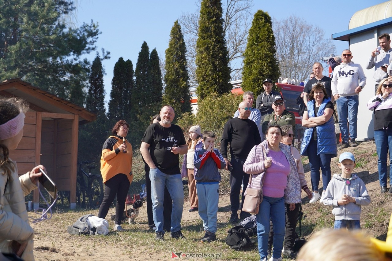 Topienie Marzanny w Brodowych Łąkach [29.03.2025] - zdjęcie #15 - eOstroleka.pl