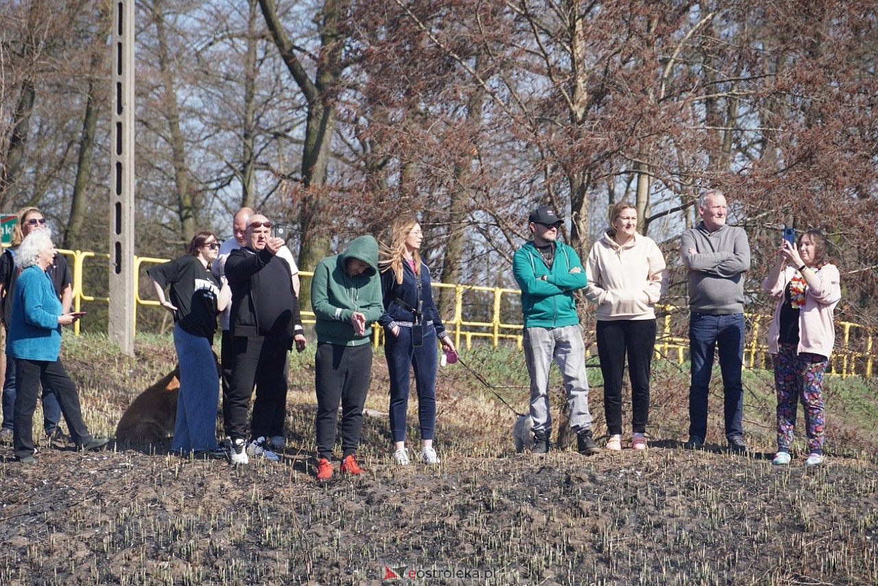 Topienie Marzanny w Brodowych Łąkach [29.03.2025] - zdjęcie #12 - eOstroleka.pl