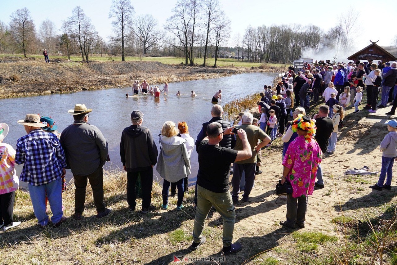 Topienie Marzanny w Brodowych Łąkach [29.03.2025] - zdjęcie #10 - eOstroleka.pl