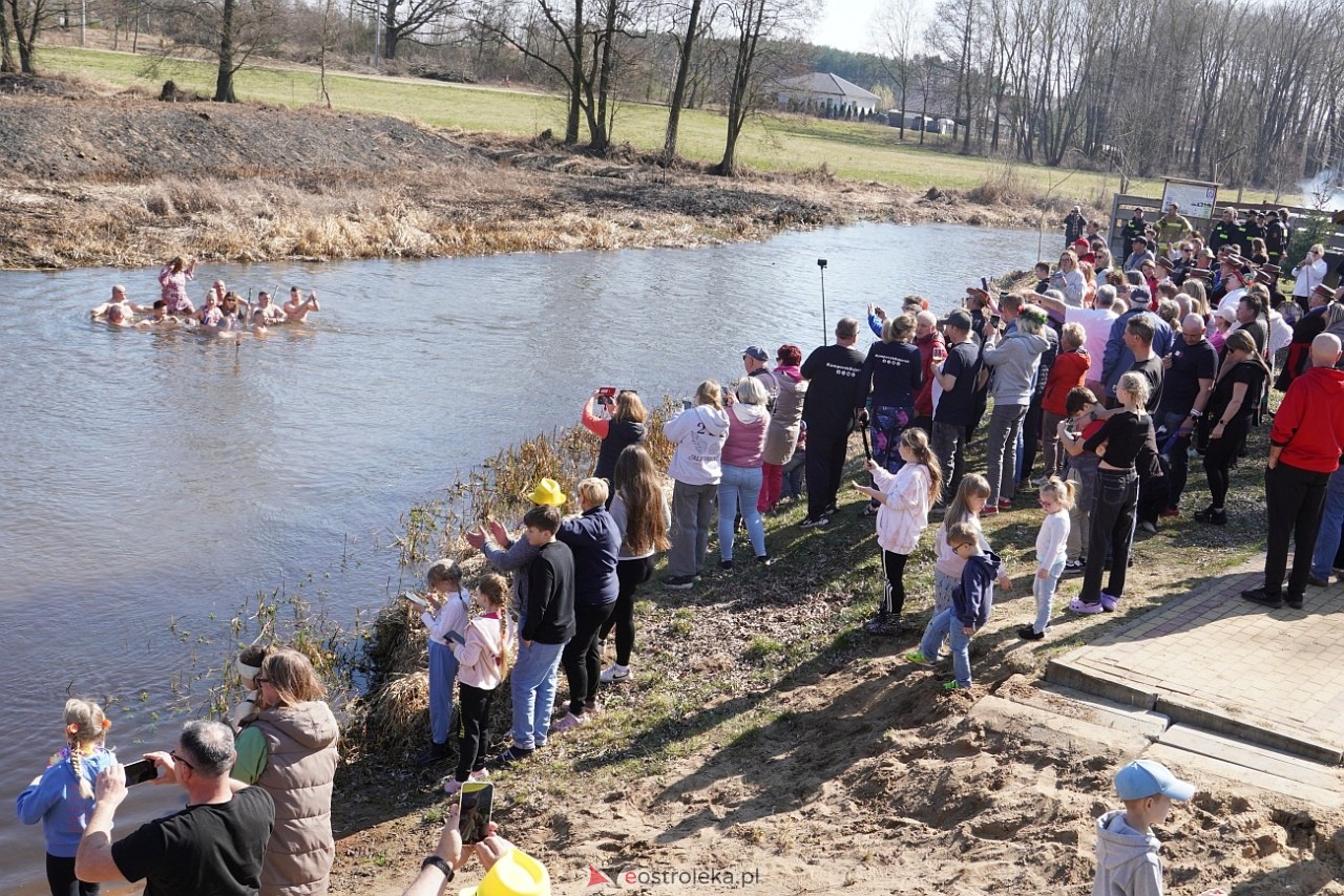 Topienie Marzanny w Brodowych Łąkach [29.03.2025] - zdjęcie #3 - eOstroleka.pl